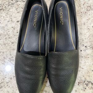 Vionic Women's Black Loafers